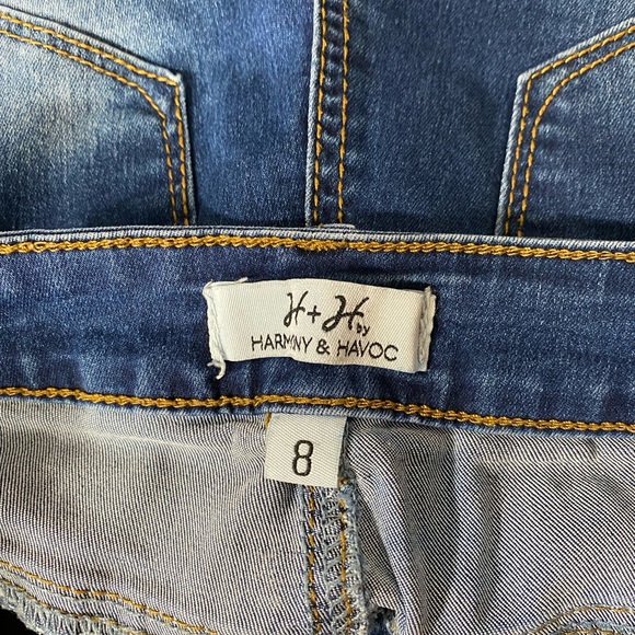 H&H Harmony and Havoc 
Denim Blue Jean Shorts 
Size 8 
Embroidery - Picture 3 of 5